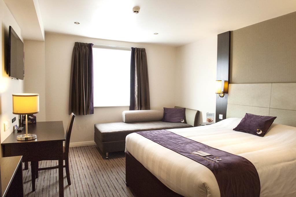 Premier Inn Dunfermline Extérieur photo