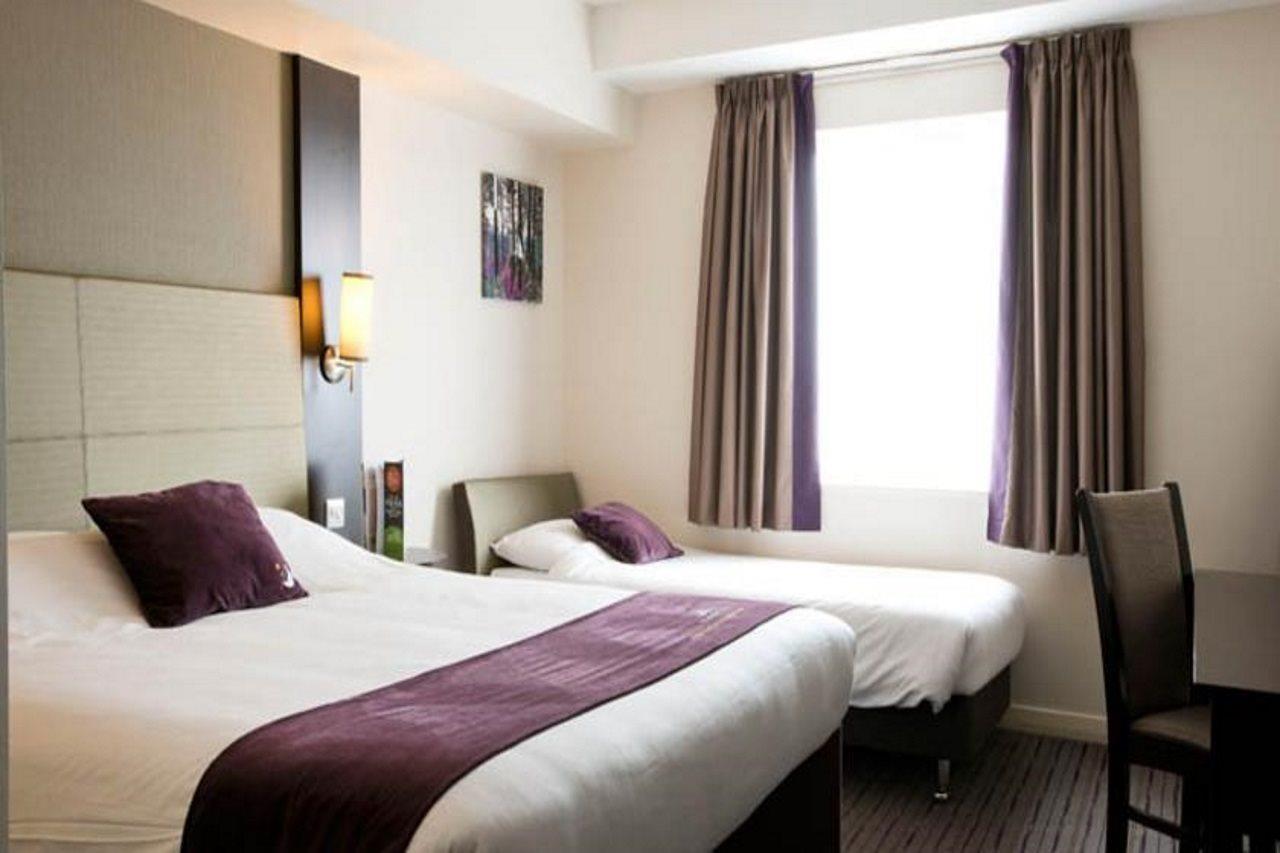 Premier Inn Dunfermline Extérieur photo