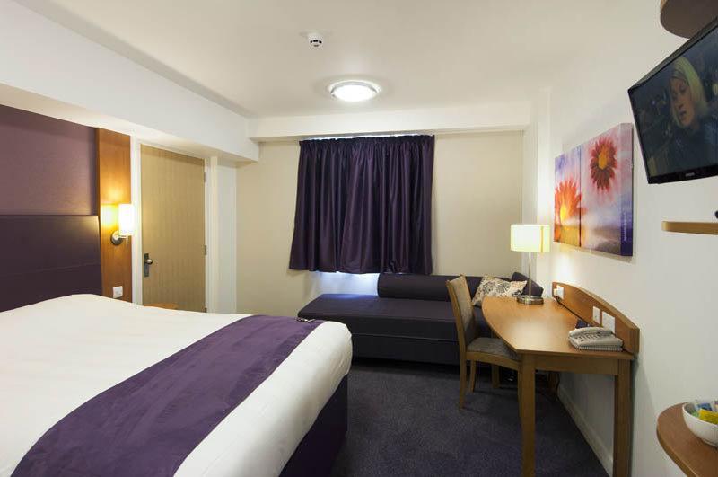 Premier Inn Dunfermline Extérieur photo